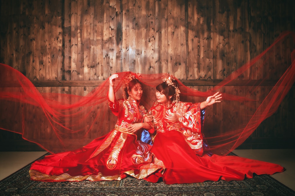 伊頓自助婚紗工作室-閨密婚紗/中式禮服